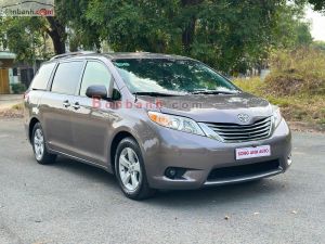 Xe Toyota Sienna LE 3.5 2010