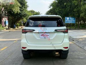 Xe Toyota Fortuner 2.7V 4x2 AT 2020