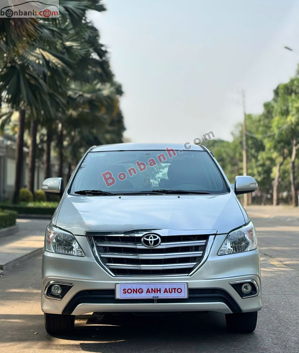 Toyota Innova 2.0V 2015