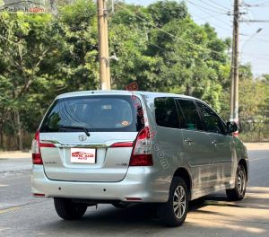Xe Toyota Innova 2.0V 2015