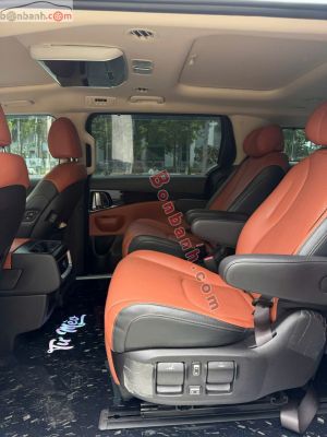 Xe Kia Carnival Signature 2.2D 2024